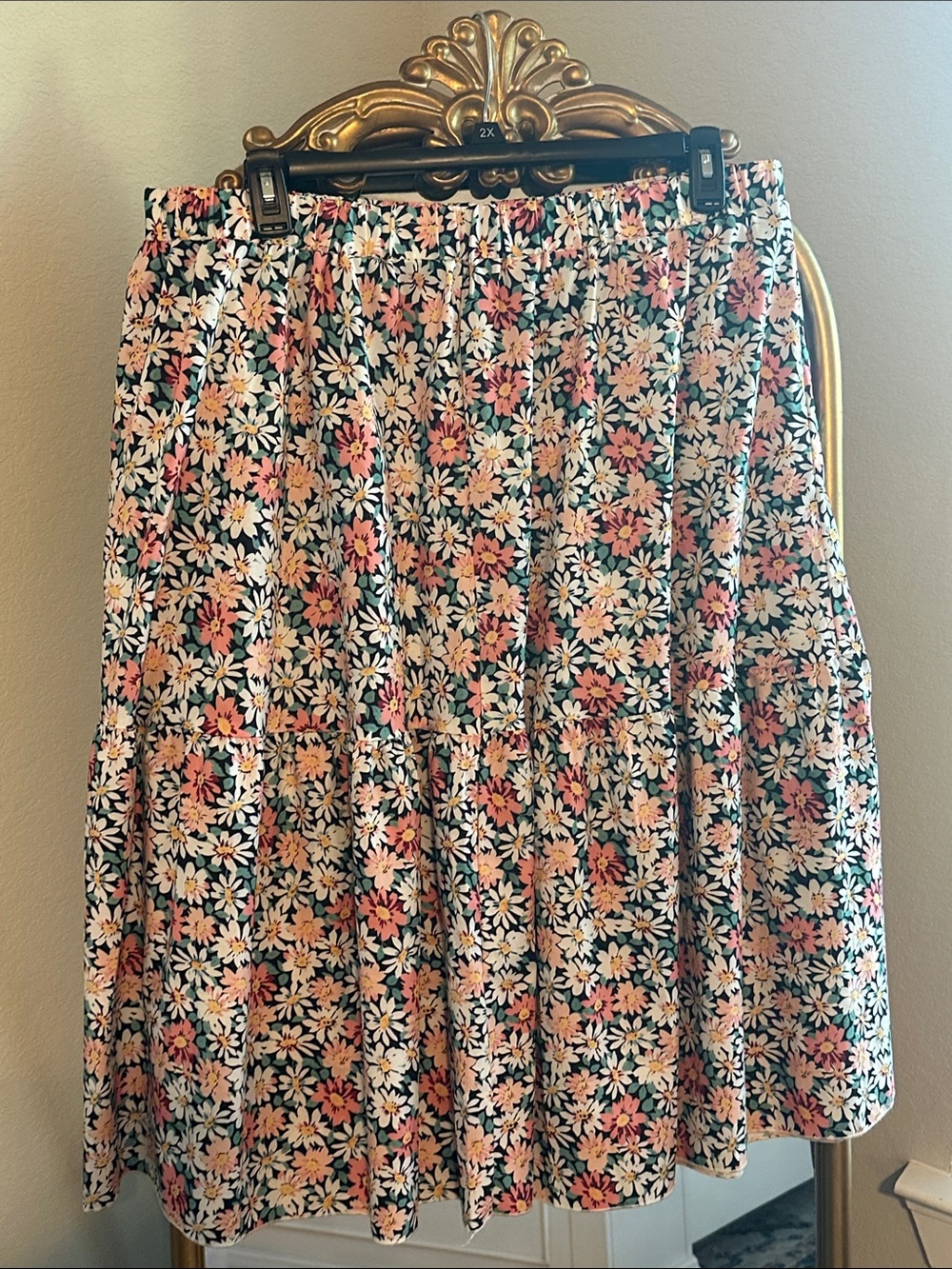 SHEIN Black A-Line Midi Skirt with Pink & White Daisy Print